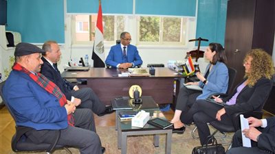 نائب وزير الإسكان يستعرض مشروعات مياه الشرب والصرف الصحي