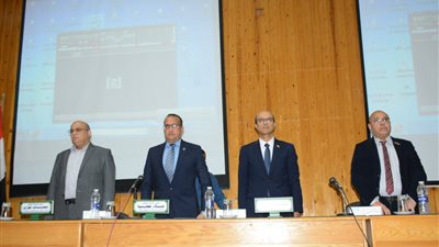 رئيس جامعة أسيوط يشهد افتتاح البرنامج التأهيلي للأطباء الجدد