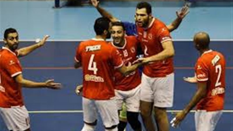 الأهلي يعبر لربع