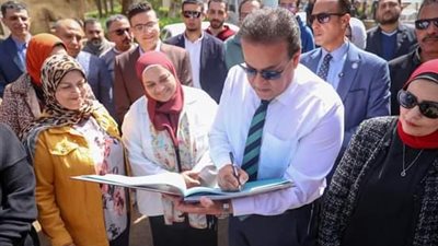 خالد عبد الغفار يتفقد مستشفى الصحة النفسية بالعباسية