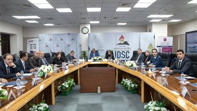 جمعية رجال الأعمال تناقش أساليب تعامل الاقتصاد المصري مع الأزمة العالمية