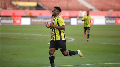 أوكلي يسجل الهدف رقم 1000 في شباك الأهلي ببطولة الدوري