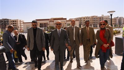 المنشاوى يزور جامعة أسيوط الأهلية لمتابعة سير العملية التعليمية 