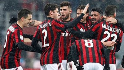 جيرو يقود هجوم ميلان لمواجهه توتنهام في دوري أبطال أوروبا 