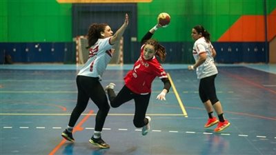 سيدات الأهلي يستضيفن الزمالك في قمة كرة اليد المصرية 