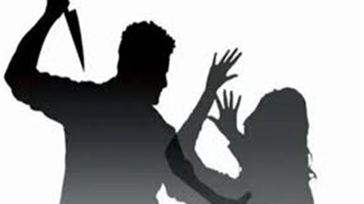 عامل يطعن والدته بسكين في سوهاج بسبب خلافات عائلية 