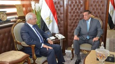 وزير التنمية المحلية يقدم الدعم اللازم لاستكمال مشروعات حياة كريمة في الجيزة