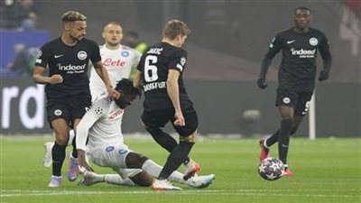 جوتسه يقود تشكيل إنتراخت فرانكفورت المتوقع أمام نابولي بدوري الأبطال 
