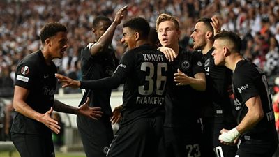 سانتوس يقود هجوم آينتراخت فرانكفورت لمواجهة نظيره نابولي في دوري أبطال أوروبا 