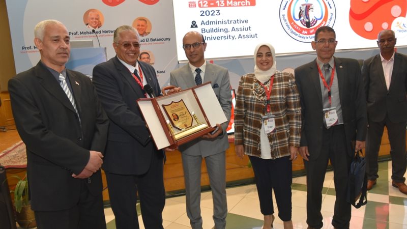 رئيس جامعة أسيوط