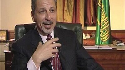  أحمد قطان ينفى ضرب مواطن سعودى بمطار القاهرة 