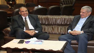 رئيس جامعة بنى سويف يهنئ اللواء محمد الخليصى بتوليه مديرًا للأمن