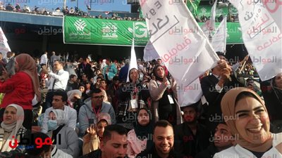 صور.. حضور مبادرة كتف في كتف يرحبون بالرئيس السيسي فور وصوله