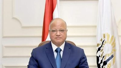 محافظ القاهرة يشارك في التهنئة بمناسبة اليوم العالمي للمرأة