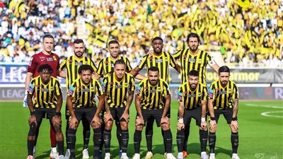 الاتحاد يضرب الفتح بخماسية ويتمسك بصدارة الدوري السعودي
