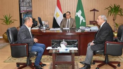 محافظ الشرقية يلتقي نواب البرلمان لمتابعة تنفيذ المشروعات
