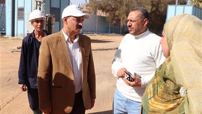رئيس مياه أسيوط يتابع انتظام وجودة الخدمات المقدمة بالقرى