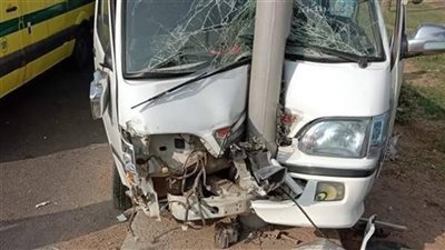 مصرع شخص وإصابة آخرين إثر تصادم سيارة بعمود على طريق الفيوم الغربي