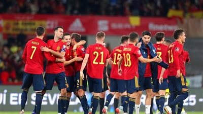 لافوينتي يعلن التشكيل الرسمي لمنتخب إسبانيا أمام النرويج 