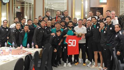بعد هدفه ال50.. منتخب مصر يكرم محمد صلاح أثناء معسكر مالاوي 