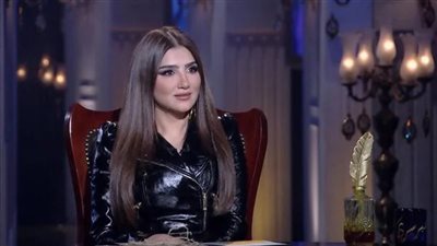 مي عمر عن غادة عبدالرازق: «مستحيل أمثل معاها»