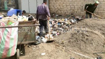 تكثيف أعمال النظافة اليومية والإنارة العامة في حي ثان الإسماعيلية