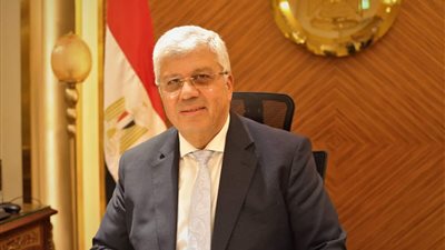 وزير التعليم العالي يستعرض آليات ربط المنتج البحثي بالصناعة