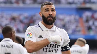 بالهاتريك.. بنزيمة يصبح ثان أكثر لاعب مساهمة بالأهداف في تاريخ الكلاسيكو