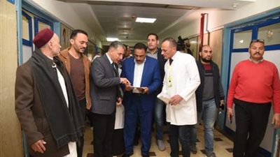 محافظ مطروح يتفقد المستشفى العام ومتابعة سير العمل بداخلها