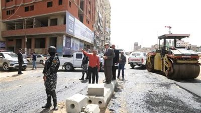 محافظ كفر الشيخ يتفقد رصف الطرق وإنشاء محاور جديدة
