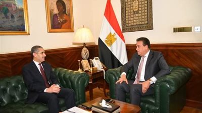 منها مستشفى السنطة المركزي.. مناقشة معدلات تنفيذ المشروعات الصحية بالغربية