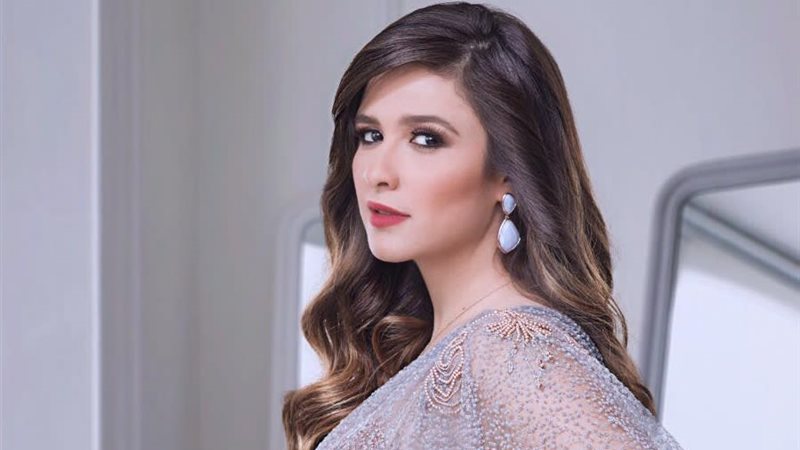 الفنانة ياسمين عبد