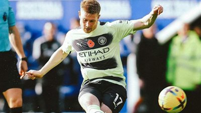 100 تمريرة.. دي بروين يصبح خامس أكثر لاعب صناعة للأهداف في البريميرليج 