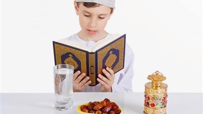 أستاذ طب سلوكي يوضح طرق كيفية اعتياد الطفل على الصيام