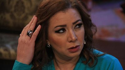 انتصار تهاجم الأداء التمثيلي للفنانة نيللي كريم