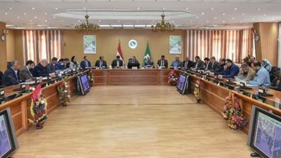 محافظ الشرقية يترأس اجتماع مجلس إدارة المناطق الصناعية