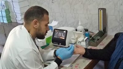 فرق مبادرات 100 مليون صحة تقدم خدماتها للسيدات وكبار السن بالمناطق النائية