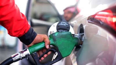 تزامنا مع ارتفاع سعر الدولار.. موعد إعلان أسعار البنزين والسولار الجديدة