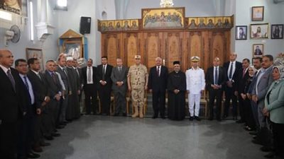 محافظ السويس يقدم التهنئة للأخوة الأقباط بمناسبة عيد القيامة المجيد