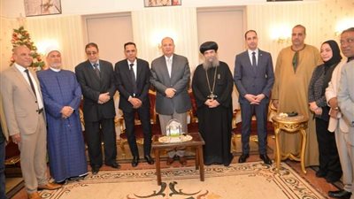 تعزيزا للروح الوطنية.. محافظ أسيوط يشارك الأقباط احتفالتهم بعيد القيامة المجيد