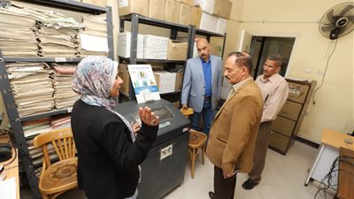 الشرقاوى يقوم بزيارة مفاجئة لمواقع العمل بشركة مياه أسيوط