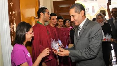 محافظ الغربية يزور مطرانية طنطا والكنيسة الإنجيلية بمناسبة عيد القيامة 