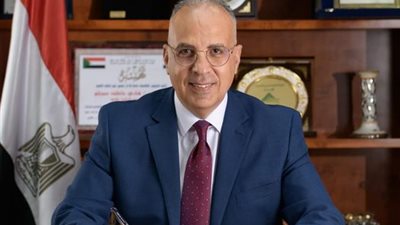 وزير الموارد المائية يتابع أحداث السودان ويطمئن على بعثة الري المصري
