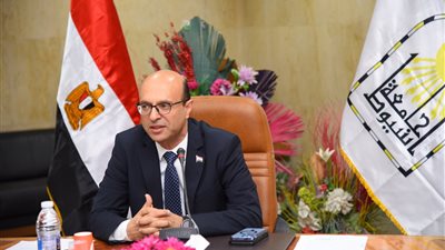 جامعة أسيوط تعلن انضمام العاملين بها للتأمين الصحي الشامل 