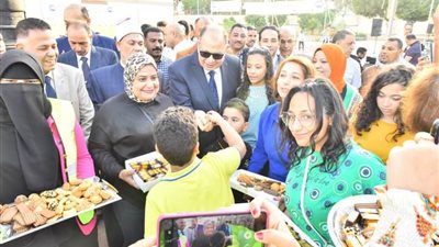 محافظ أسيوط يشكر شباب الأحزاب ومؤسسات المجتمع المدني لمشاركتهم تنظيم صلاة العيد 