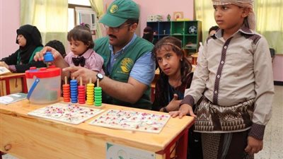 صور.. مركز الملك سلمان يقدم 5 آلاف ساعة تعليمية لذوي الاحتياجات الخاصة باليمن