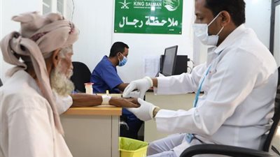 صور.. مركز الملك سلمان للإغاثة يقدم خدمات طبية وعلاجية لمحافظات اليمن
