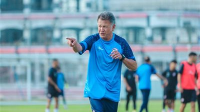 مدرب الزمالك يوقع عقوبة ضخمة على نجمي الفريق لهذا ..السبب
