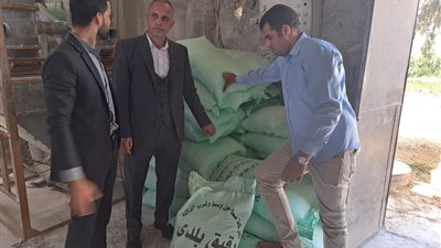 ضبط 41 شيكارة دقيق بلدي مدعم داخل مخزن بمركز الدلنجات في البحيرة 