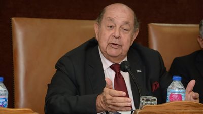 رئيس جمعية رجال الأعمال المصريين يعلق على استضافة مصر للسودانيين
